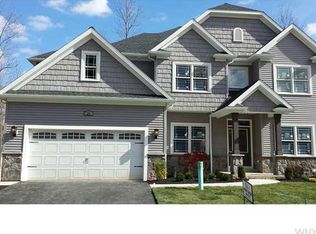 5333 Glenview Dr, Clarence, NY 14031