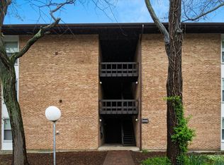 5532 E Lake Dr APT F, Lisle, IL 60532