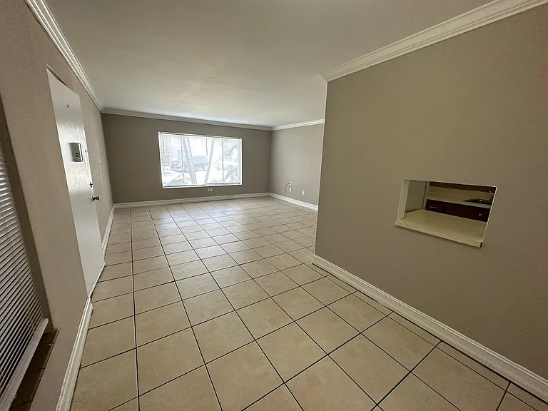 1830 Maravilla Ave #202 — Photo 10
