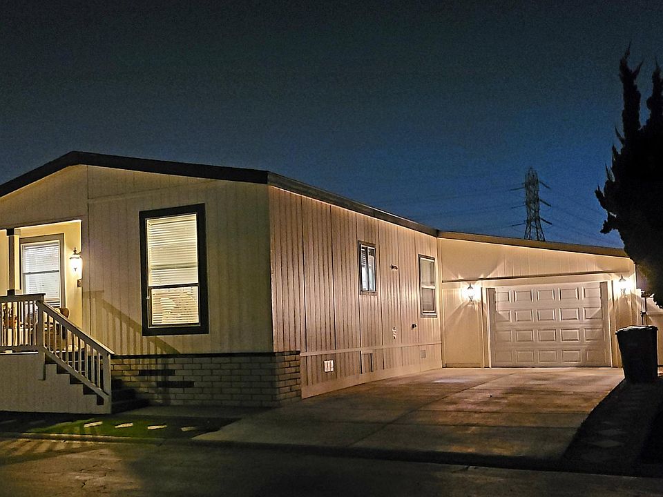 1st image of 3595 Santa Fe Ave Space 271
