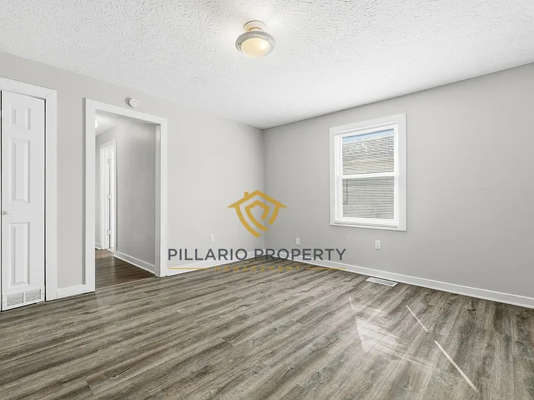 3383 Station St — Photo 10