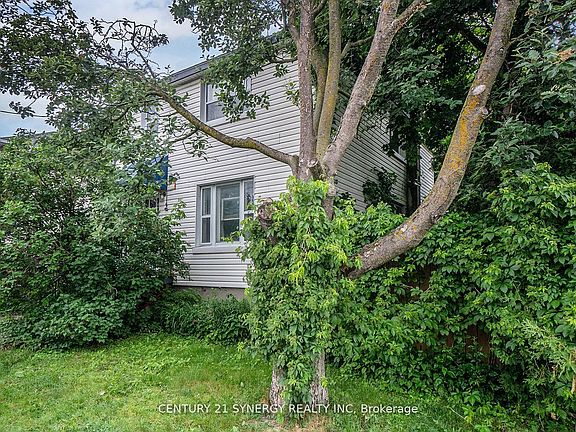 2nd image of 327 Richelieu Ave