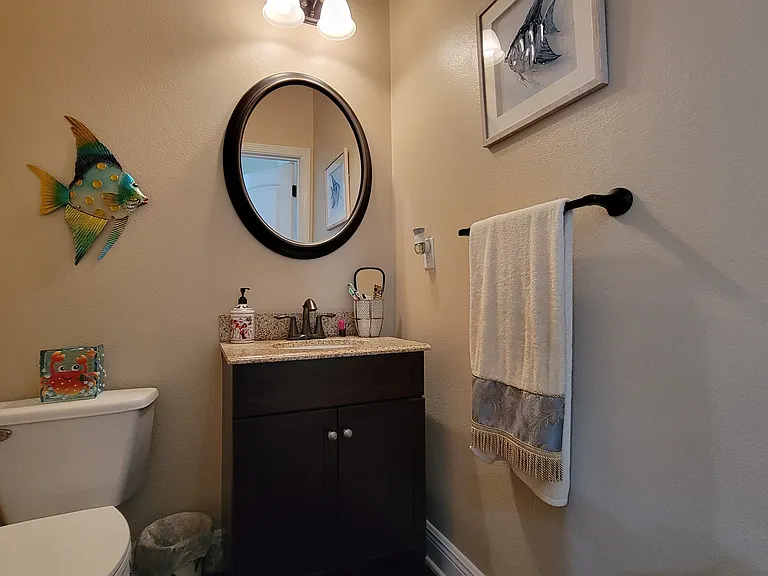 1/2 Bath