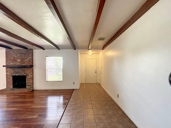 5th image of 4437 E Clarendon Ave