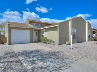 105 Lynwood Dr SE, Rio Rancho, NM 87124