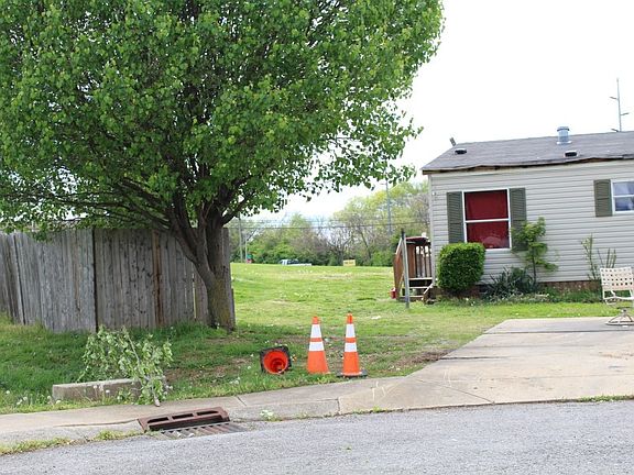 3rd image of 107 Shawn Dr