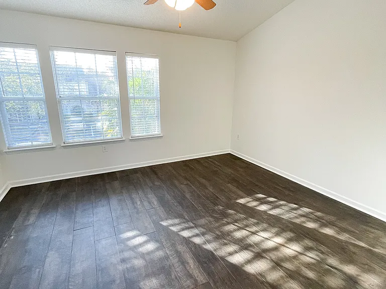 201 Yellow Hawthorn Cir — Photo 17