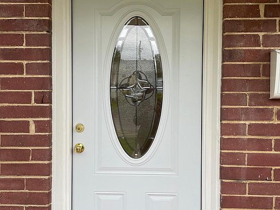 5th image of 404 Carver Dr
