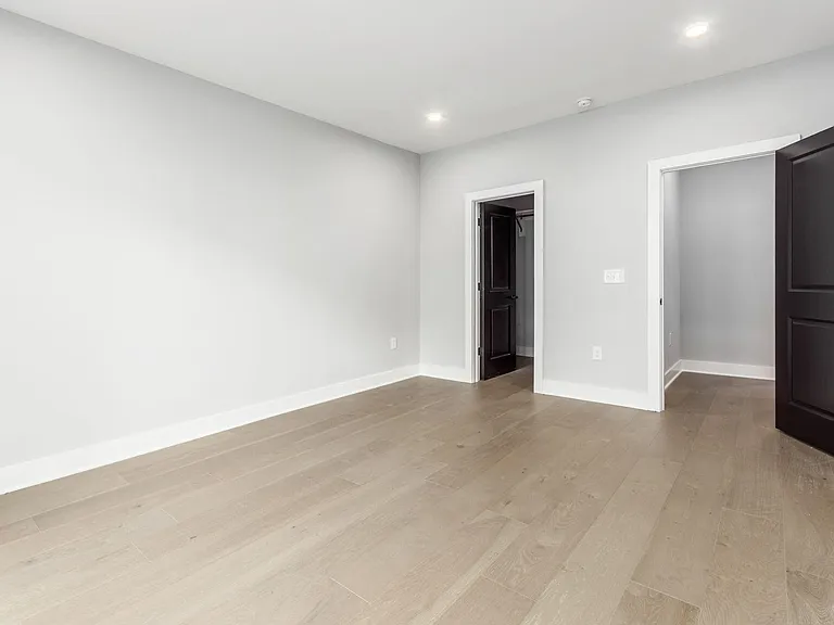 1247 Perry St — Photo 30