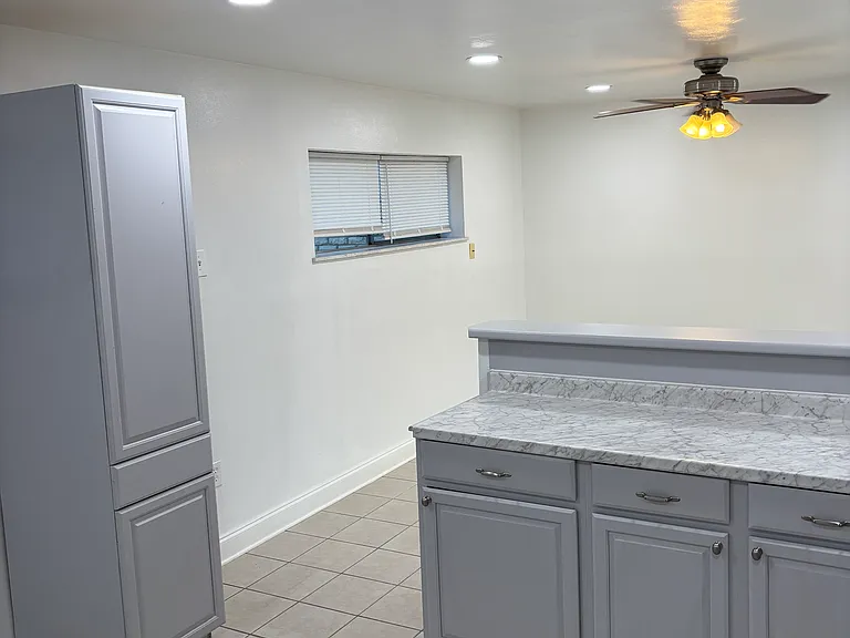 210 Appletree Ln — Photo 8