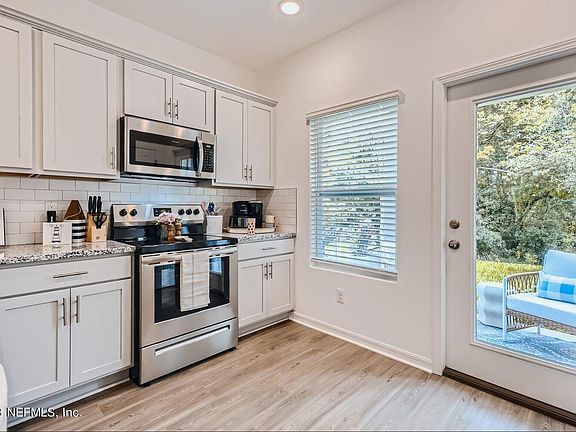 5th image of 49 Pamplona Dr