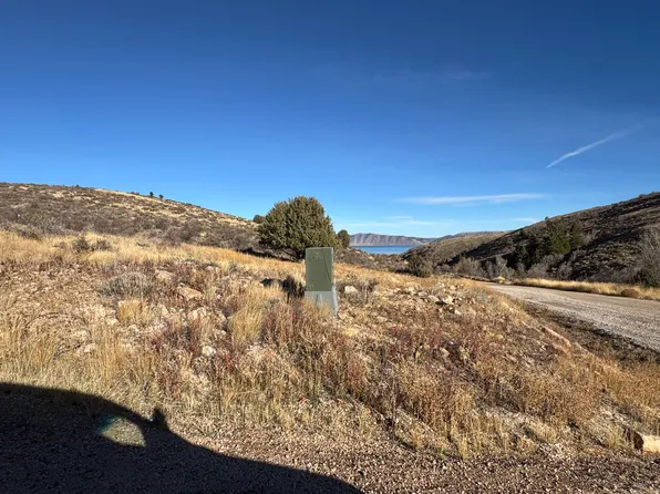 1107 W Cedar Ridge Dr, Garden City, UT 84028