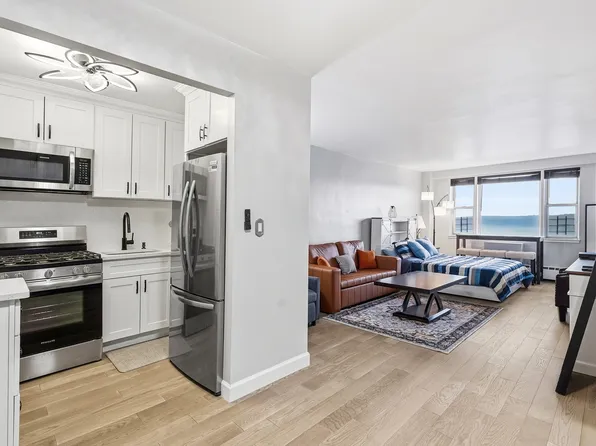 5800 Arlington Avenue image 1 of 15