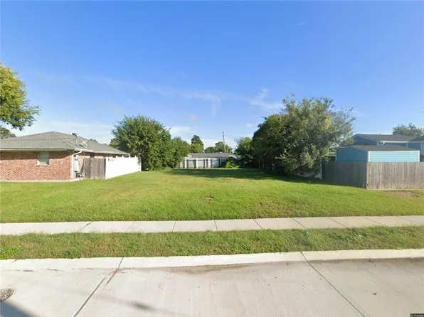 10219 Lakewood St, New Orleans, LA 70127