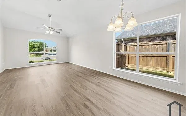 4 bed, 1854 sqft, $2,900 — Photo 2
