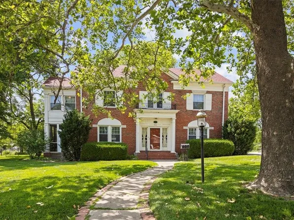 303 N Lake St, Pleasant Hill, MO 64080