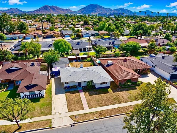 17359 Hawthorne Ave, Fontana, CA 92335