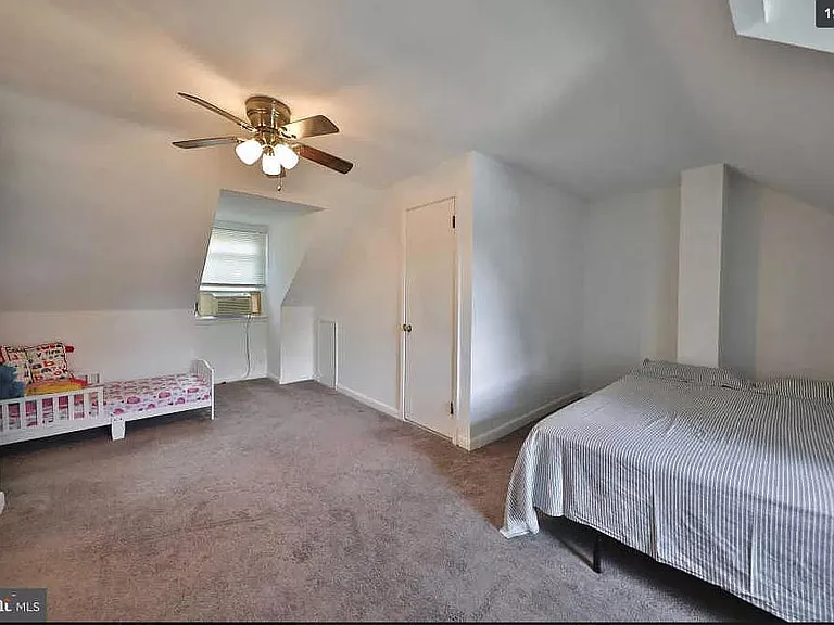 446 Evergreen Ave #2 — Photo 2