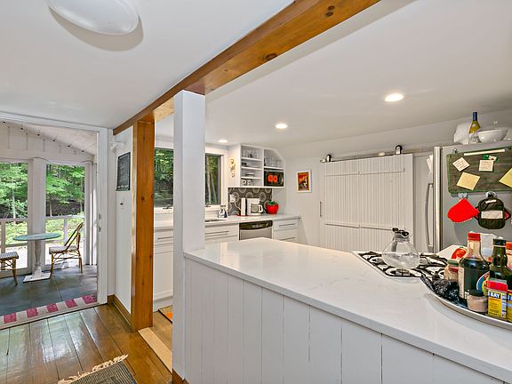 BillP-10 High Rd[Garage Apt] 05.JPG