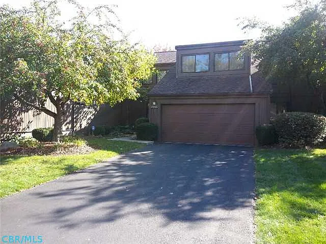 2049 Willowick Cir photo 1
