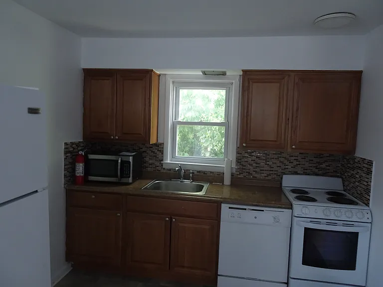 205 E Montgomery Ave #B — Photo 2
