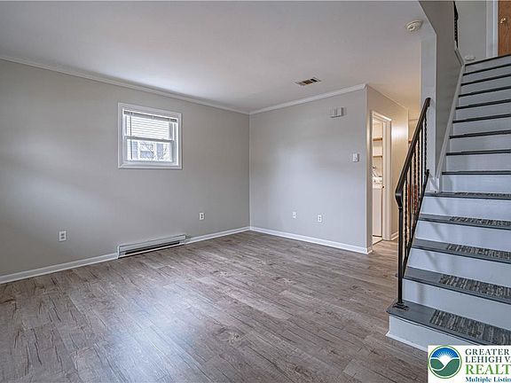 4th image of 282 Poplar St
