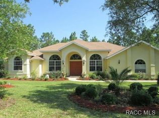 5585 W Pawnee Dr, Beverly Hills, FL 34465