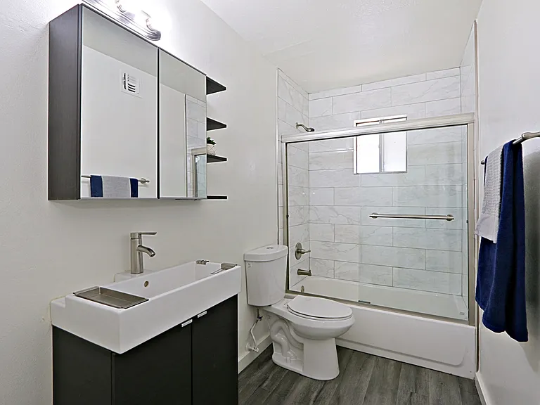 Osborn Place — Photo 8