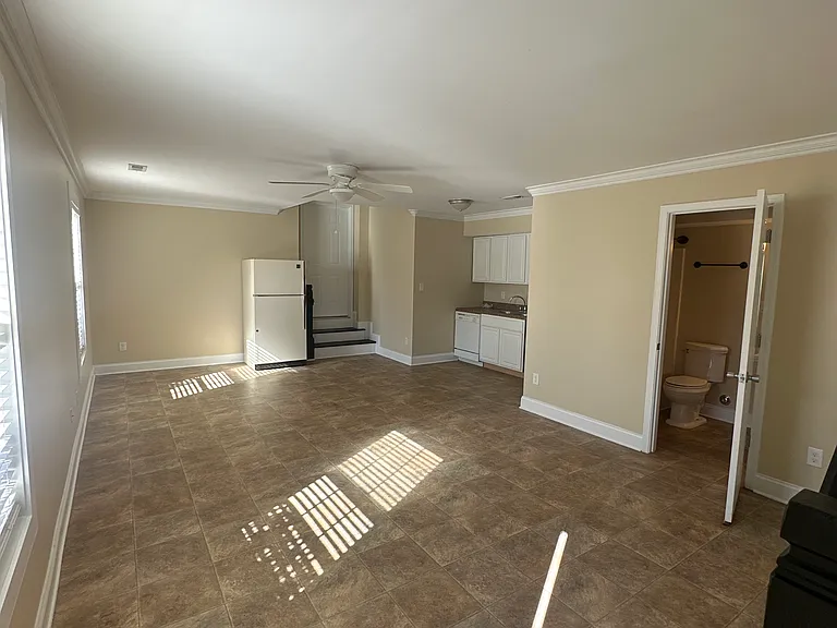 1302 New Garden Rd — Photo 2