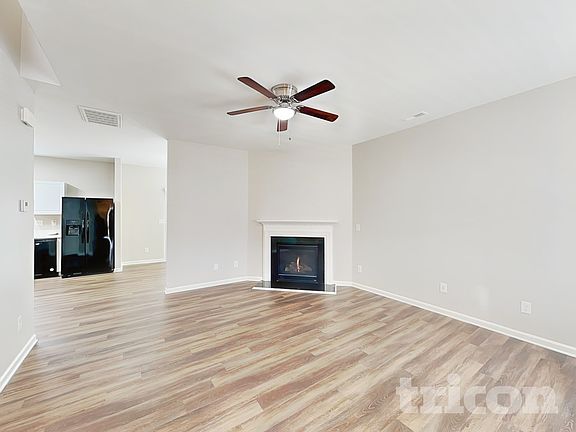 3rd image of 1021 Skillbeck Rd