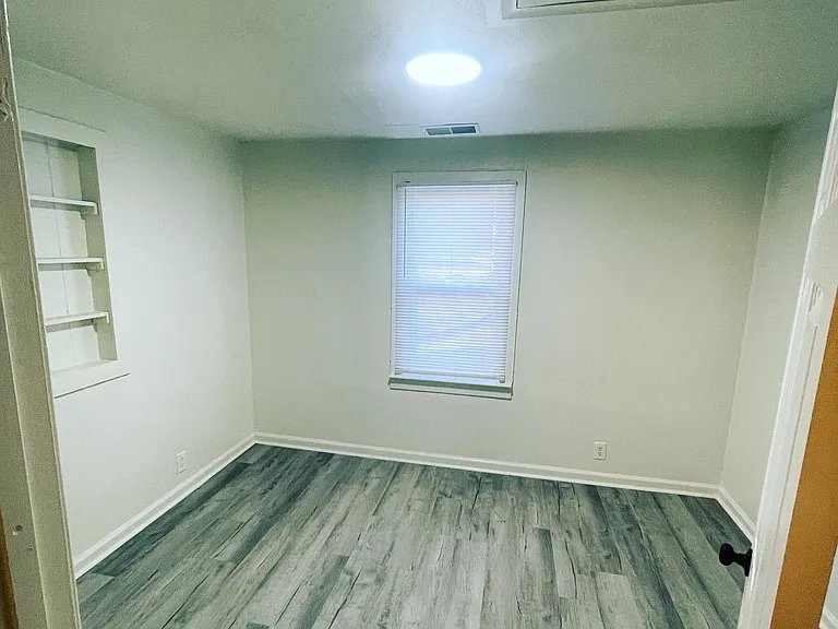 800 Sanderson Dr — Photo 11