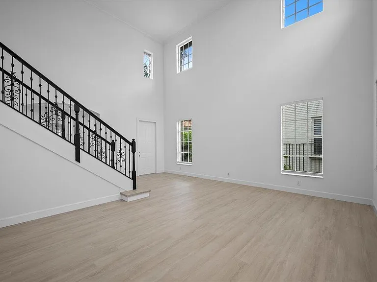 1029 Vintner Blvd — Photo 6