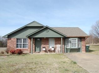 608 Pine St, Henryetta, OK 74437