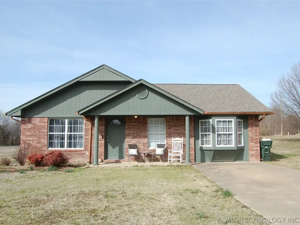 608 Pine St, Henryetta, OK 74437