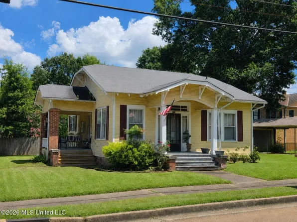 225 S 5th St, McComb, MS 39648