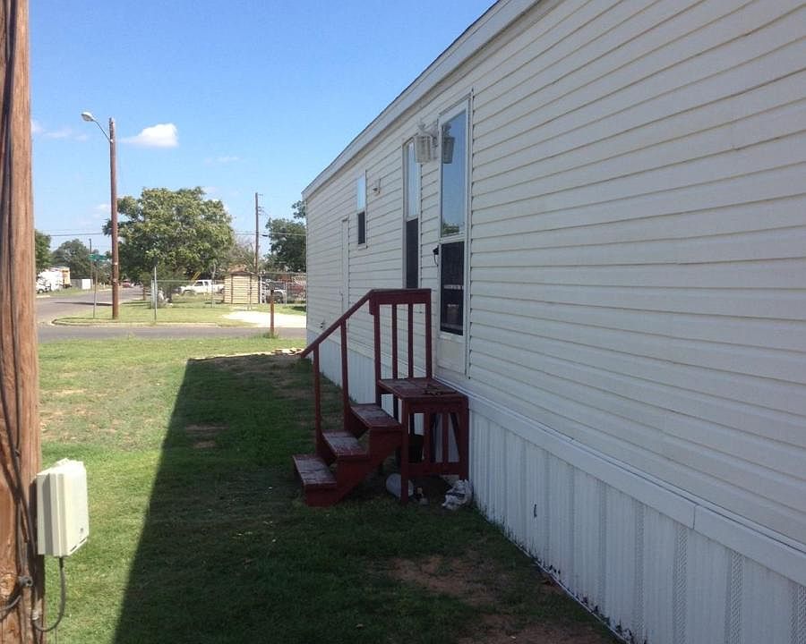 1st image of 400 SE 1st St