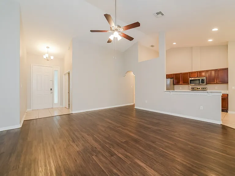 426 Disston Ave — Photo 5
