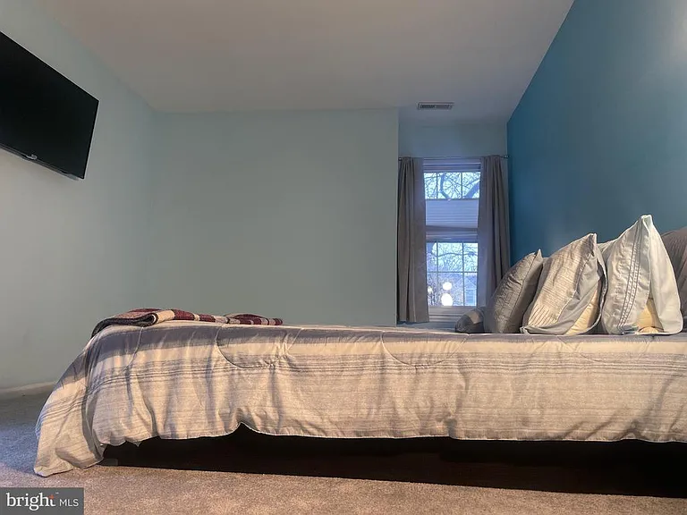 214 Tavistock — Photo 11