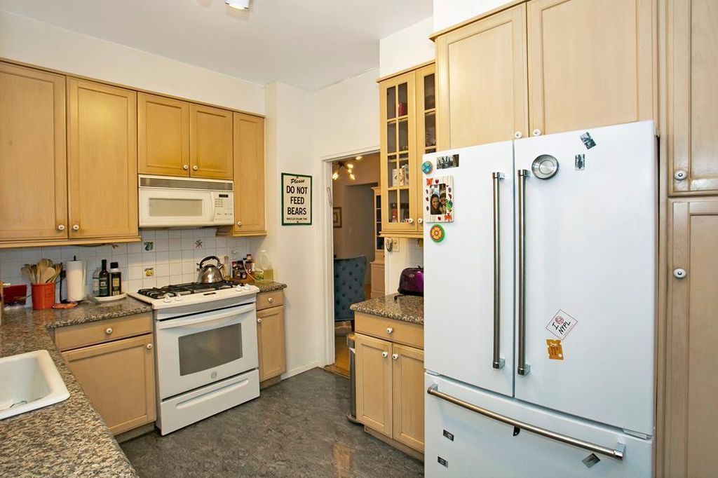 4 Bed 2 Bath Property, New York • 1,700 Sq Ft