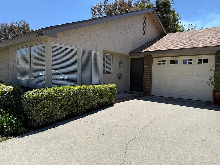 7208 Village 7 — Photo 3