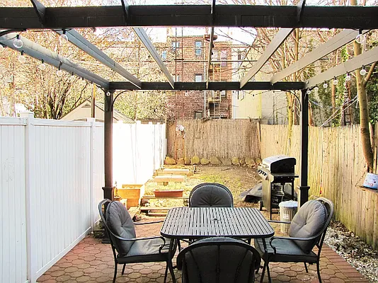 Rented by Yup Realty LLC | media 16