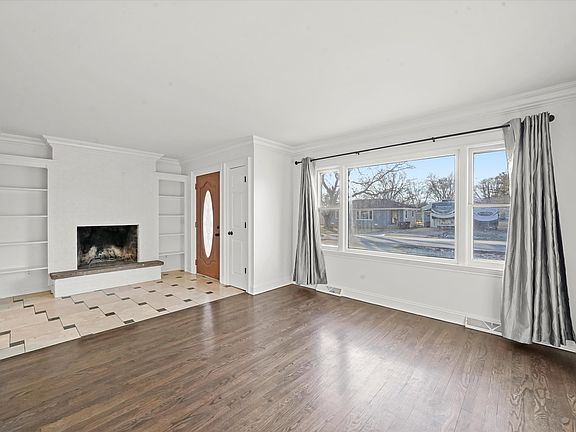 3rd image of 1918 Parklane Ave