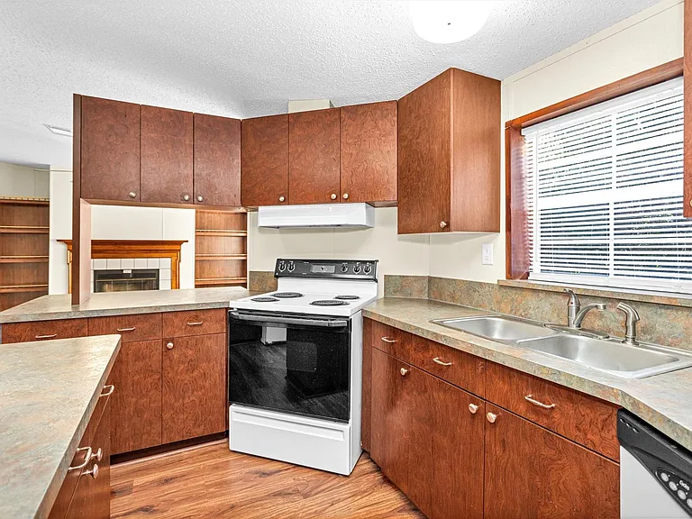 11261 Rose Rd — Photo 12