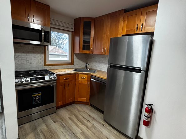 27 Reid Ave FLOOR 1