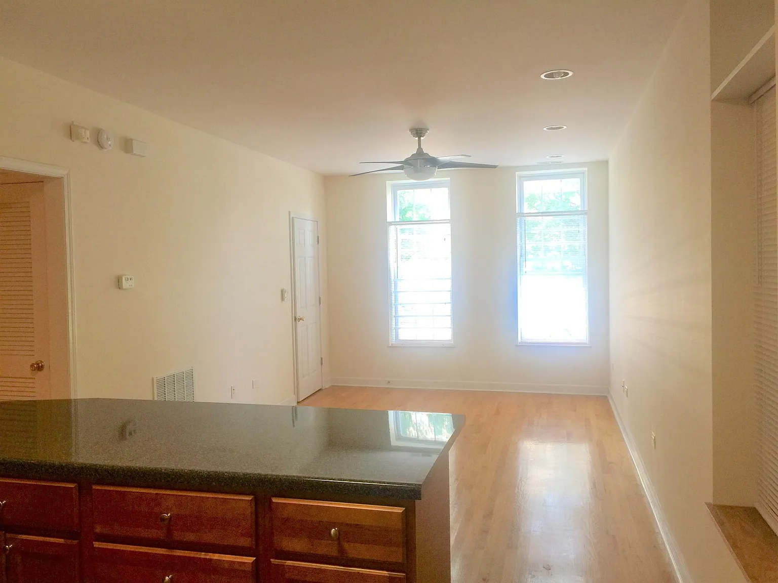 2 bed, 1500 sqft, $2,200 — Photo 3