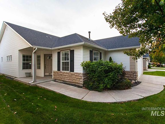 2nd image of 9841 Sleepy Hollow Ln