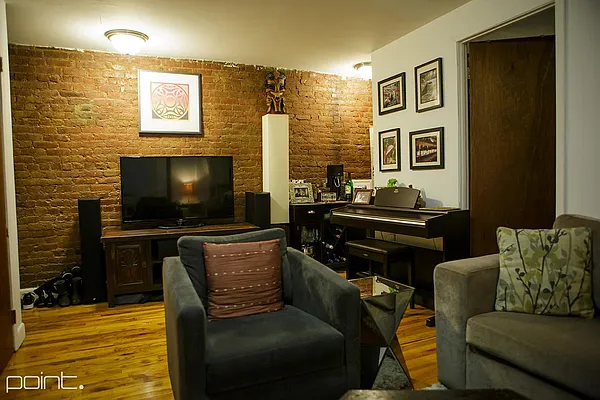 Rented by Point NYC | media 27