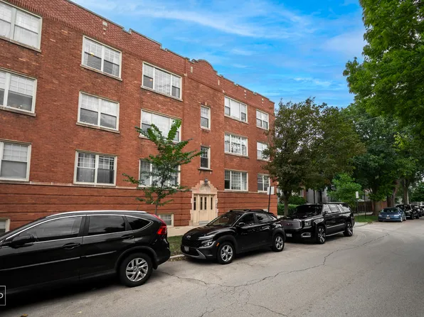 2546 W George St APT 3, Chicago, IL 60618
