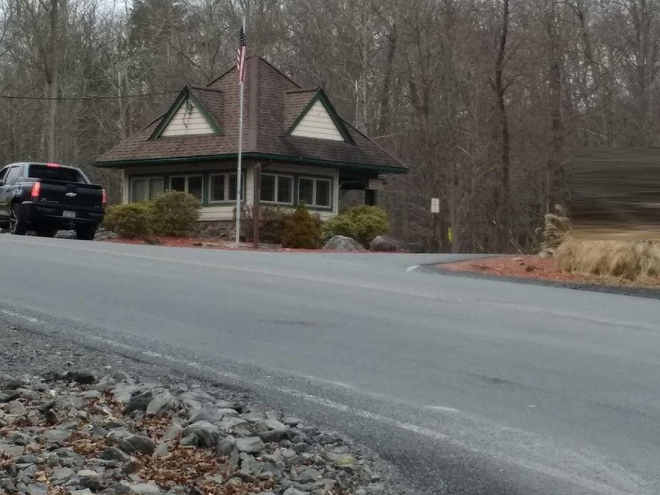 2nd image of 62 Pasquin Dr