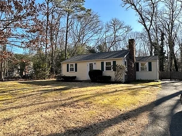 138 Walnut St, Barnstable, MA 02630